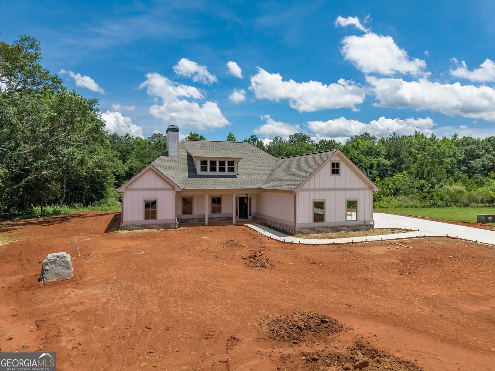 347 Woodfin Way Social Circle - main photo