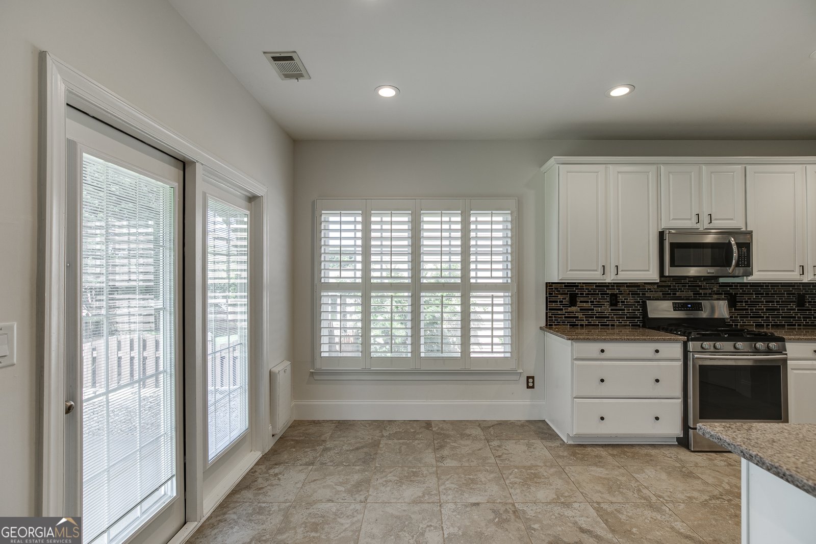7823 Keepsake Lane Flowery Branch - Photo 12