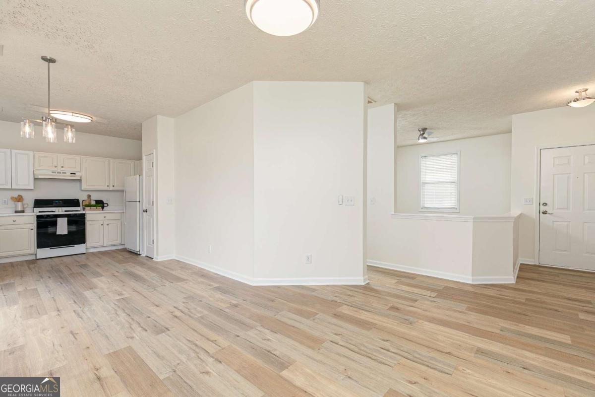 707 Bedford Court Woodstock - Photo 11