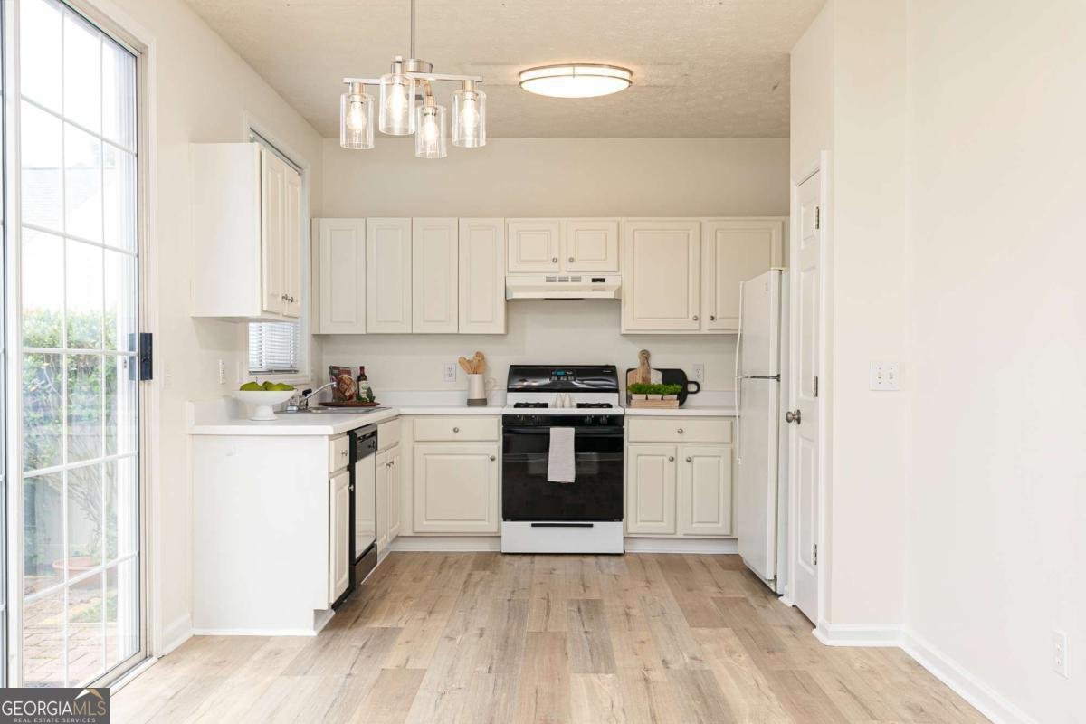 707 Bedford Court Woodstock - Photo 12