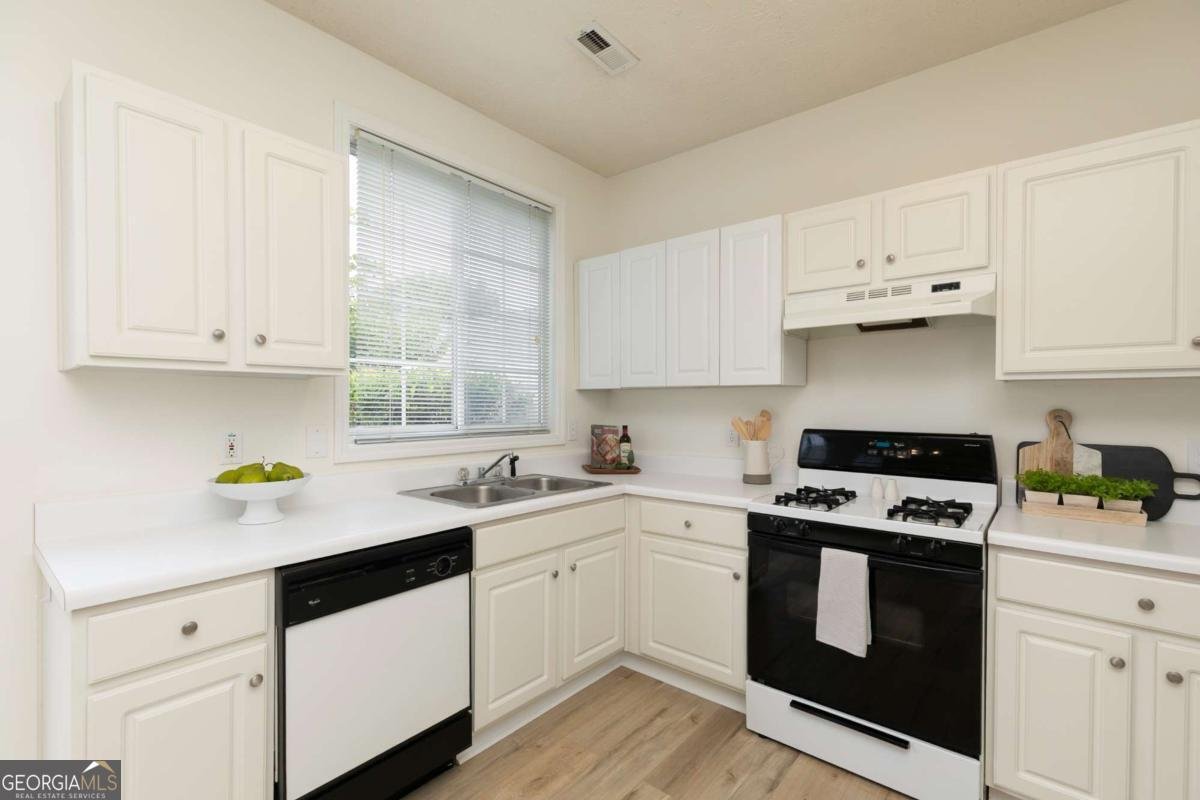 707 Bedford Court Woodstock - Photo 15