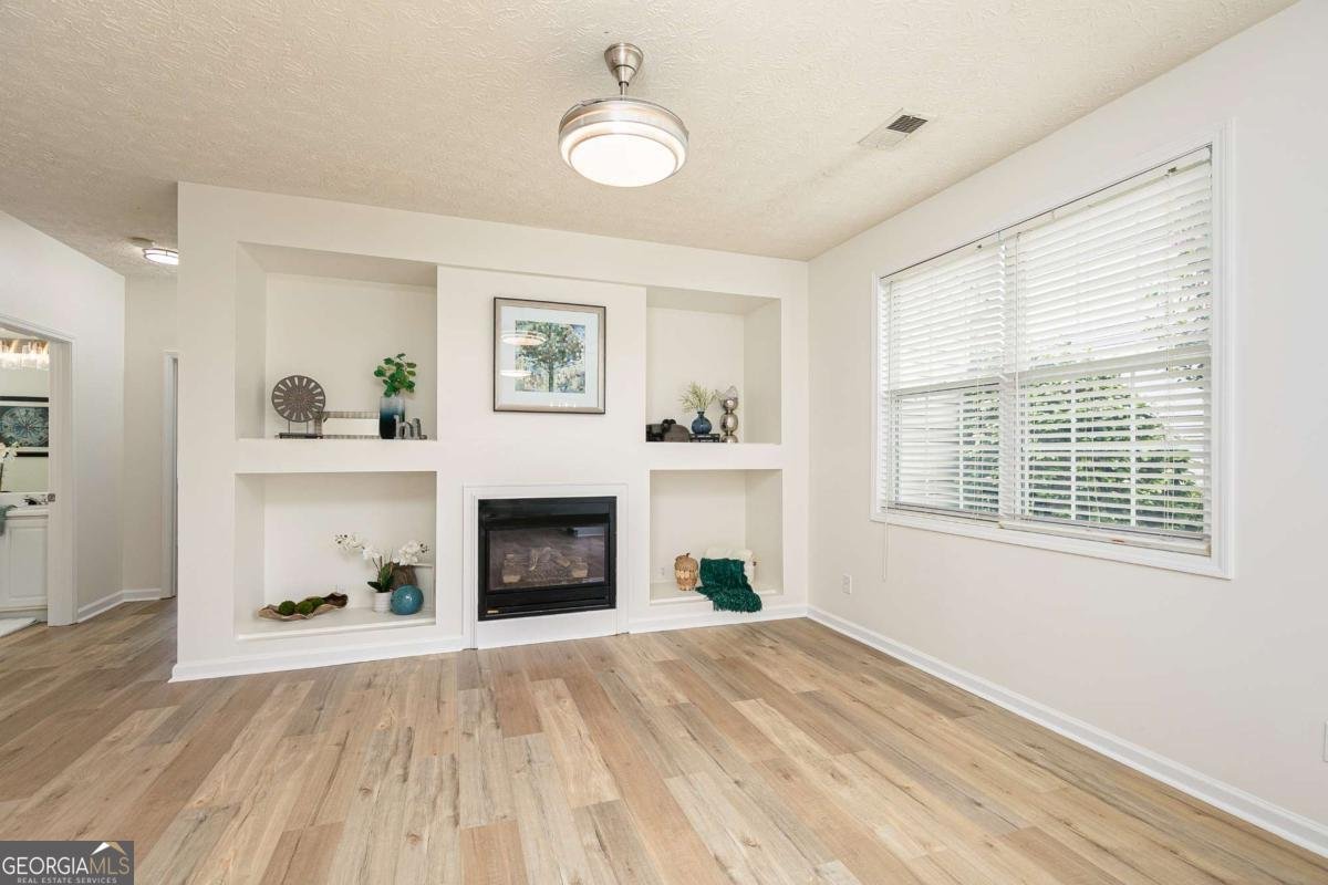 707 Bedford Court Woodstock - Photo 8