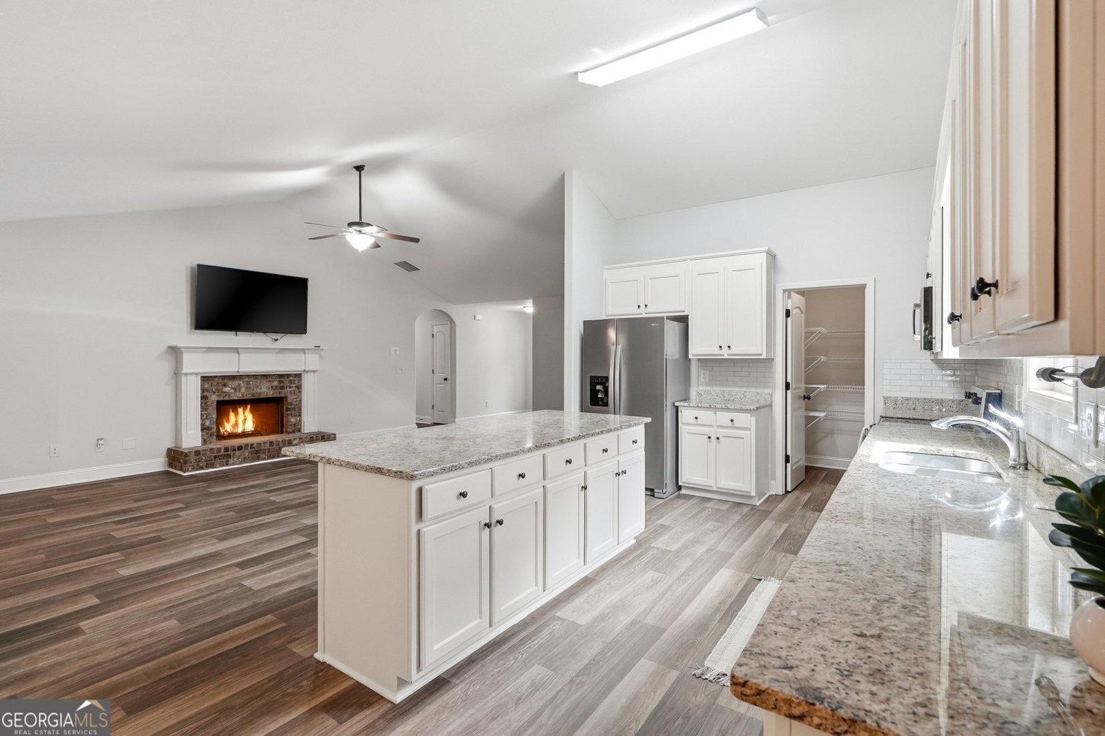 139 Goldshore Way Statham - Photo 9
