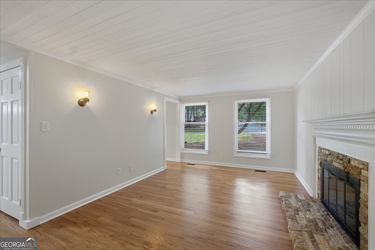 9470 Hillside Drive Roswell - Photo 10