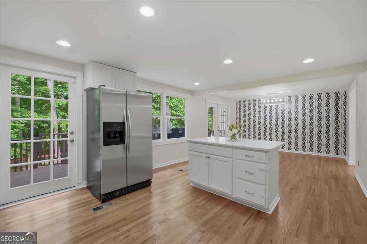 9470 Hillside Drive Roswell - Photo 11