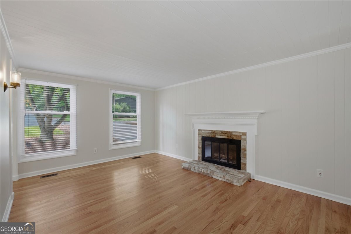 9470 Hillside Drive Roswell - Photo 8