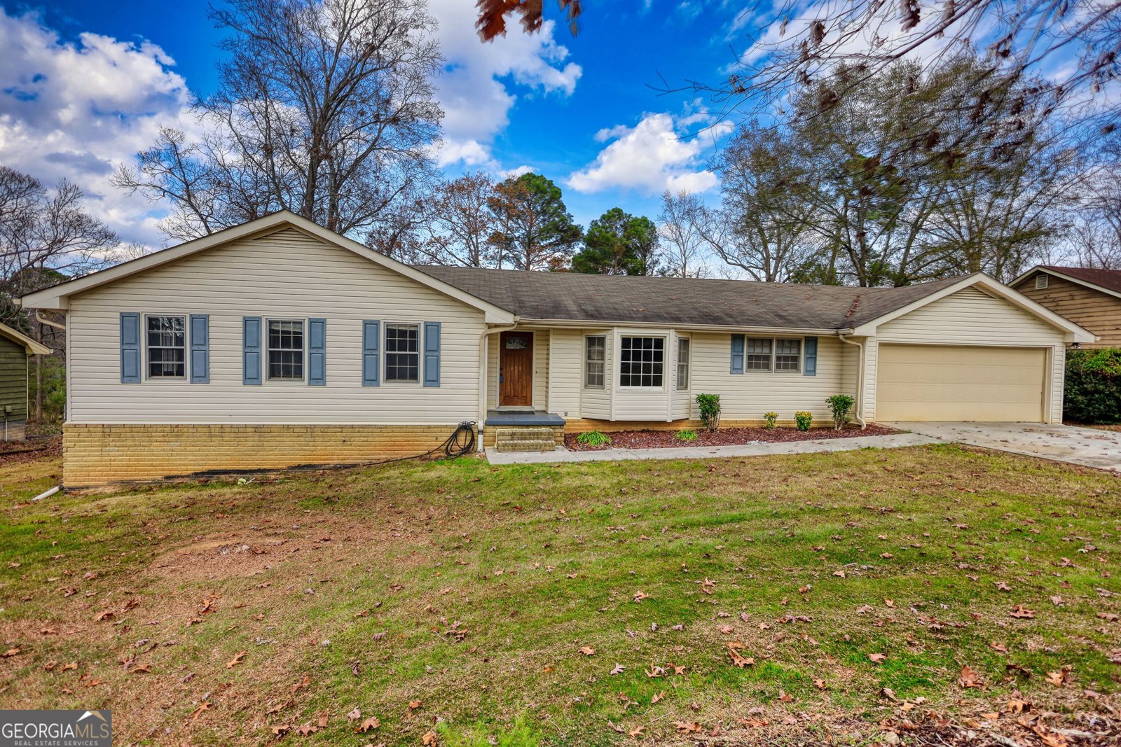 2289 Amberbrook Drive Conyers - main photo