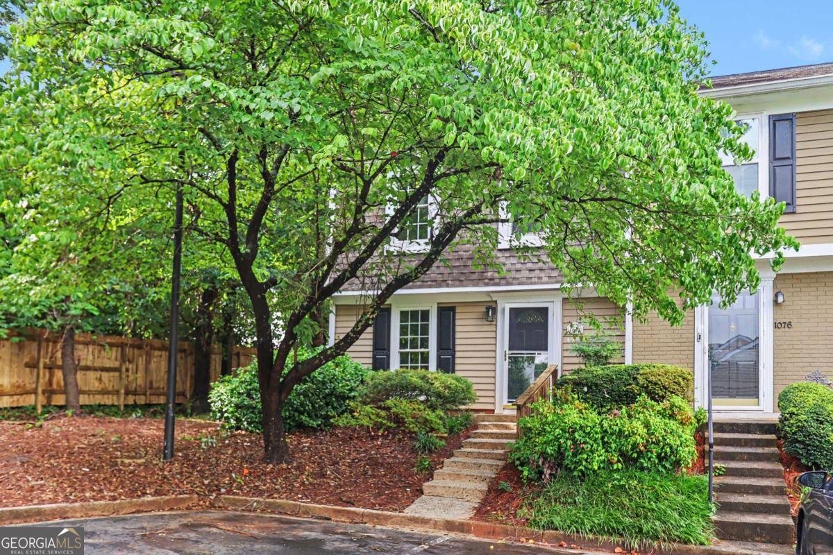 1074 New Haven Drive Marietta - main photo