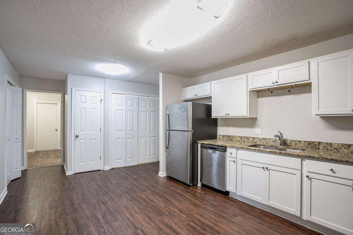 4696 Rockbridge Road Stone Mountain - Photo 10
