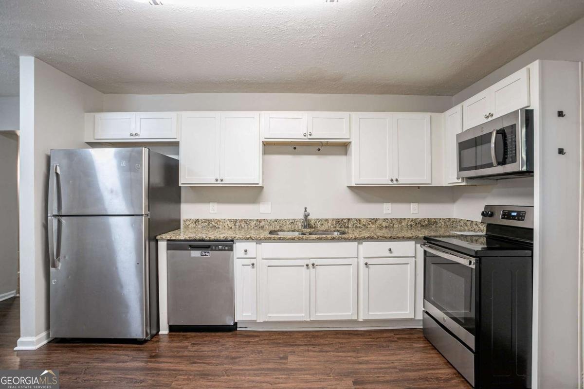 4696 Rockbridge Road Stone Mountain - Photo 9