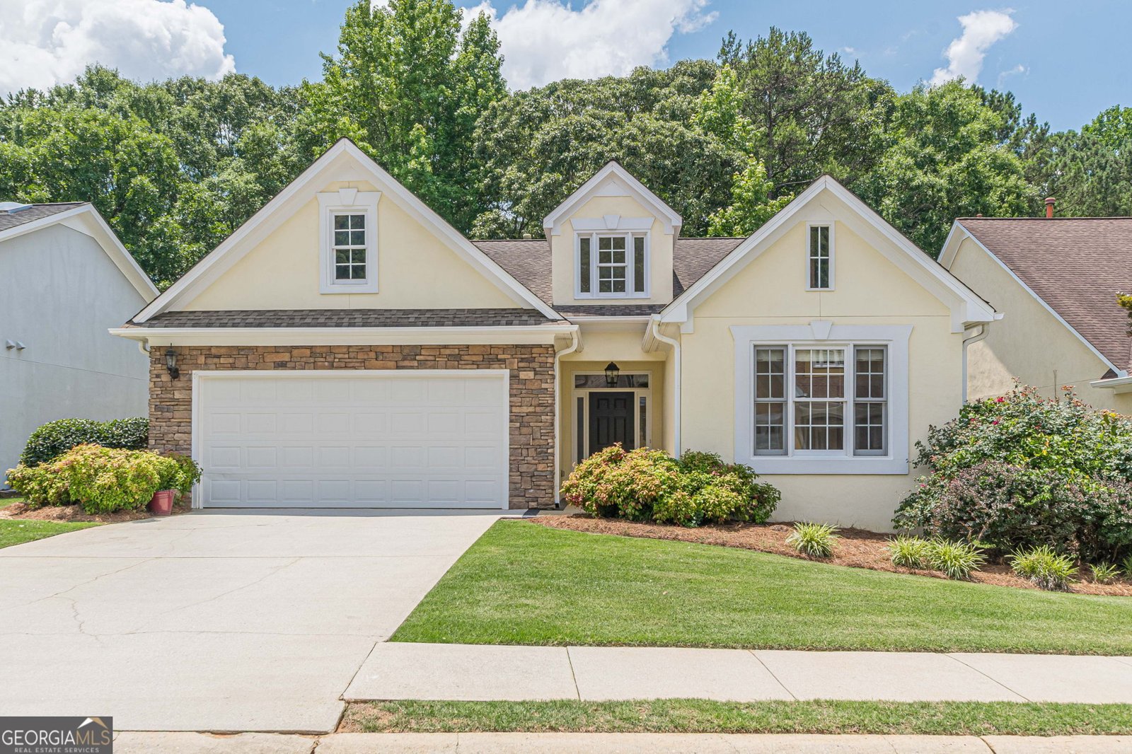 180 Innisbrook Way Fayetteville - main photo