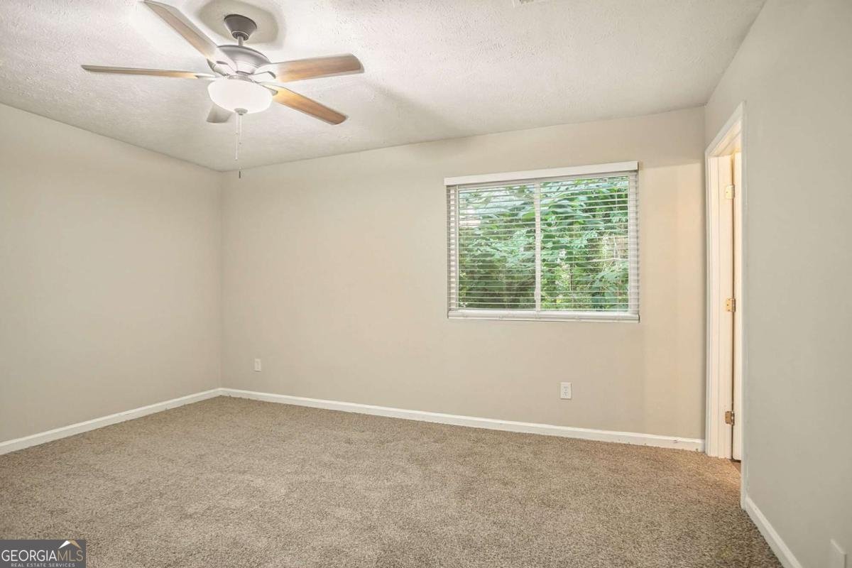 4696 Rockbridge Road Stone Mountain - Photo 18