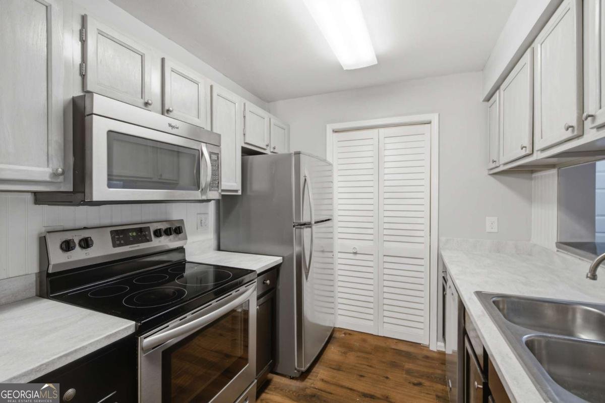 619 Barrington Hills Drive Atlanta - Photo 13
