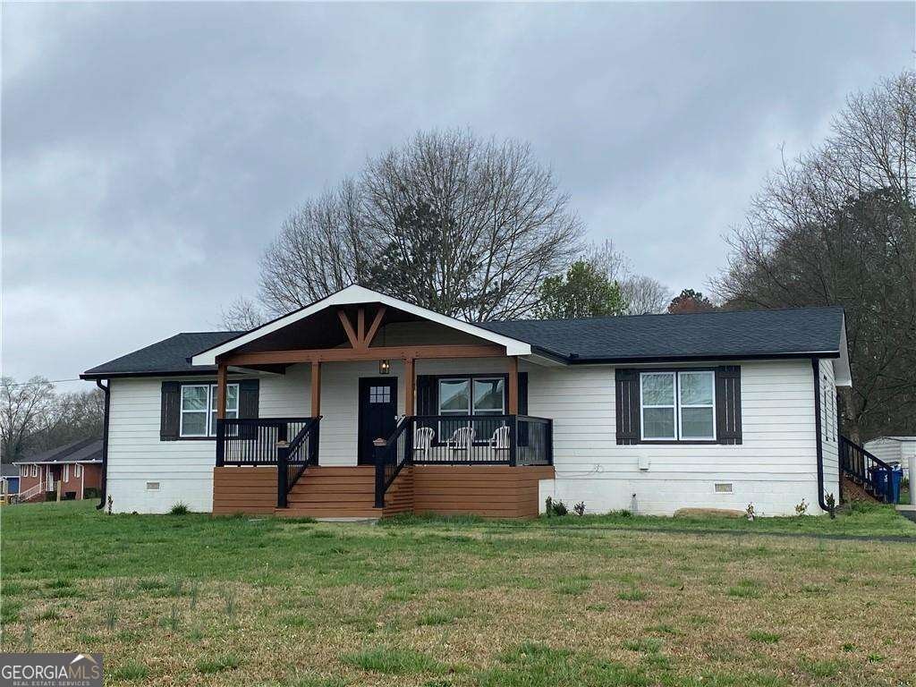 318 Willowwind Drive Loganville - main photo