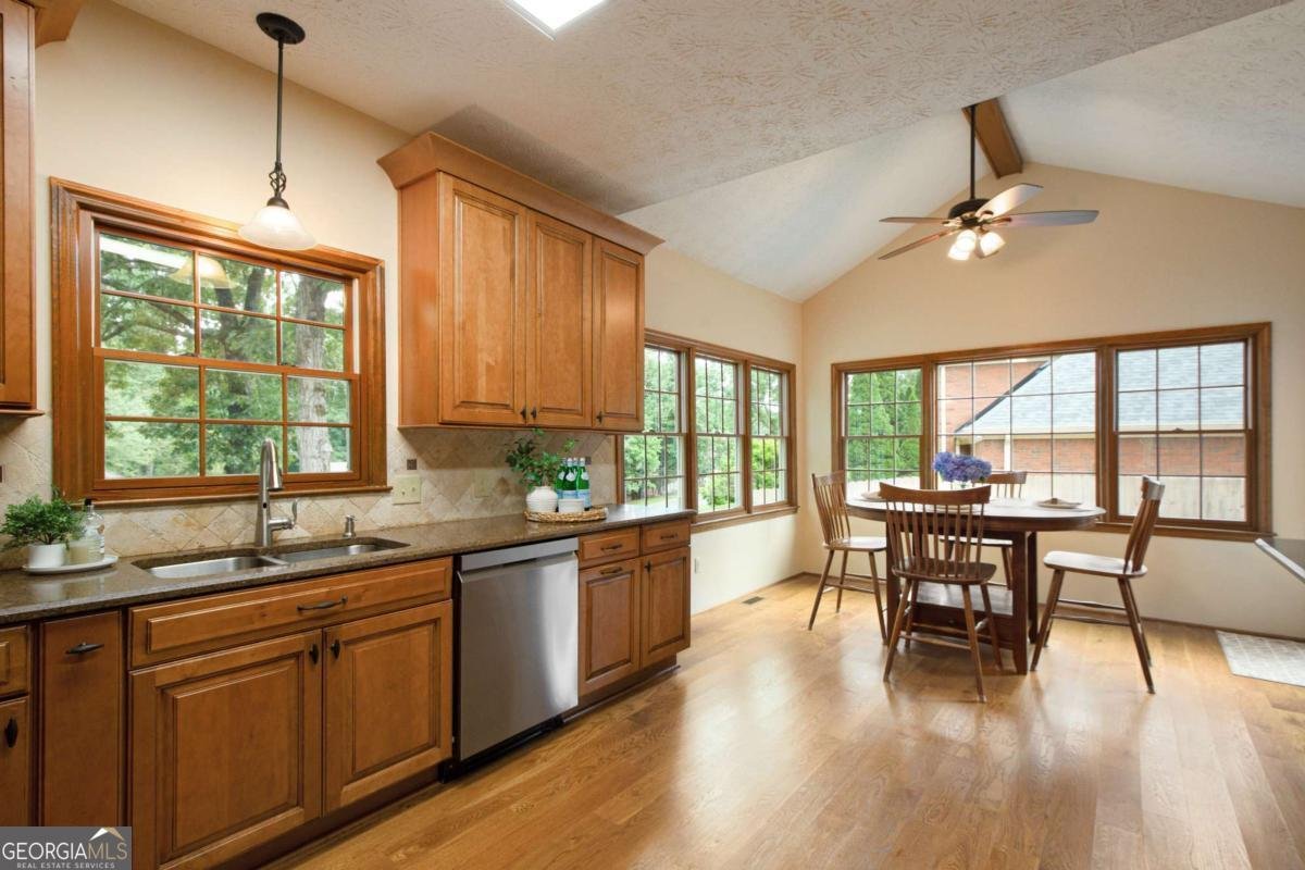 4697 Woodstone Lane Peachtree Corners - Photo 14