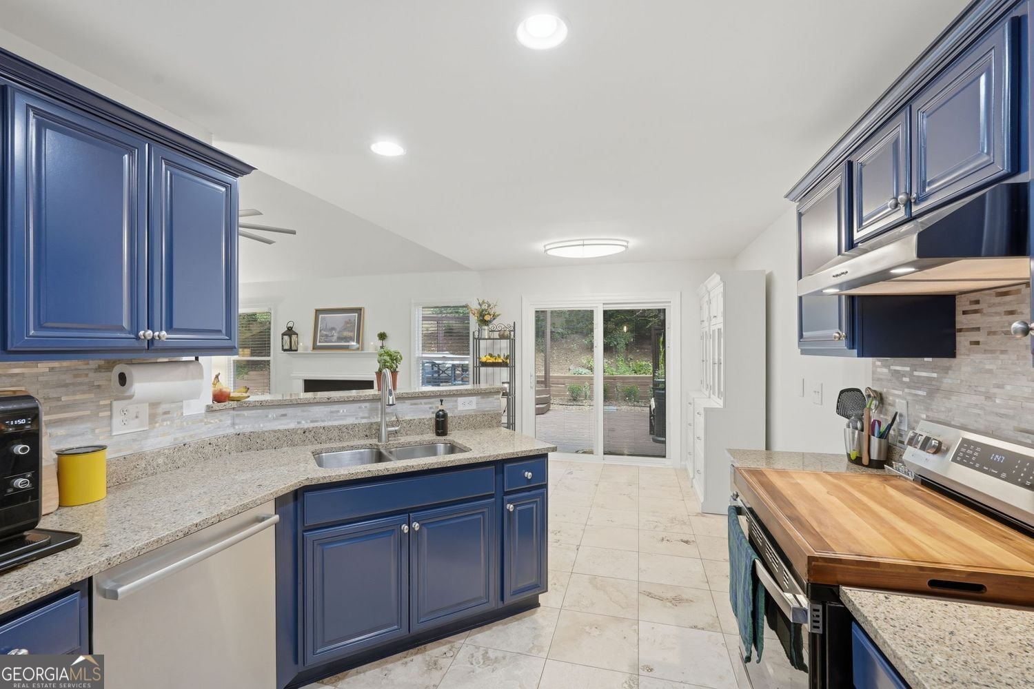 1027 Deer Hollow Drive Woodstock - Photo 18