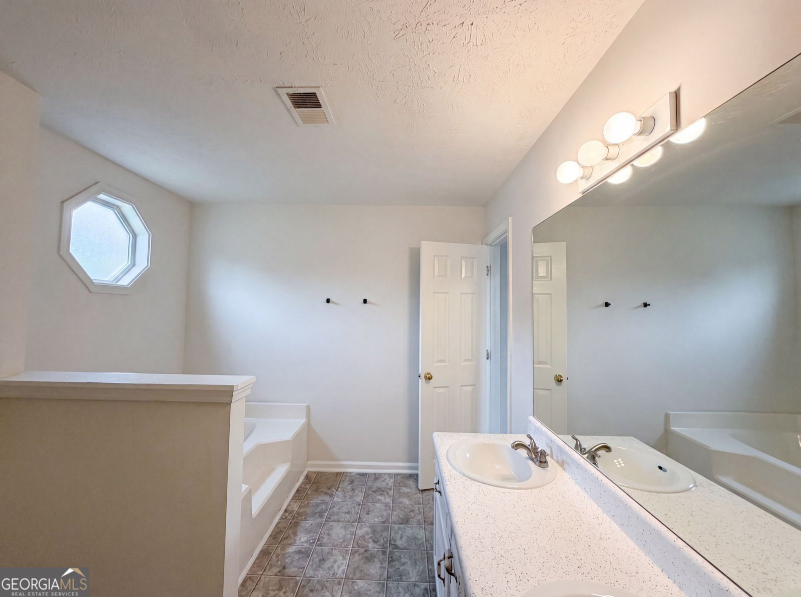 5355 Queen Ester Court Ellenwood - Photo 9