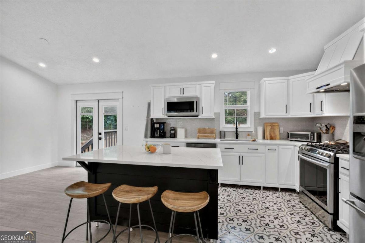 1042 Braddock Circle Woodstock - main photo