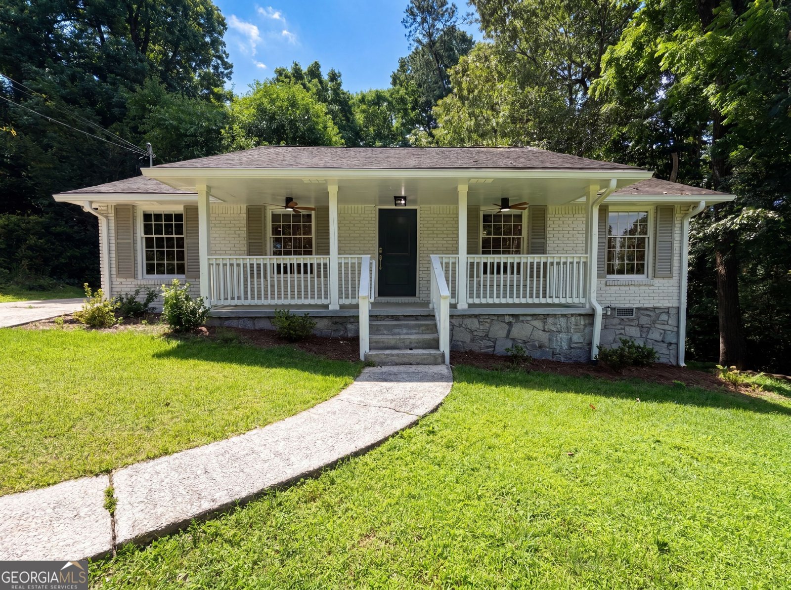 2320 Capehart Circle Atlanta - main photo