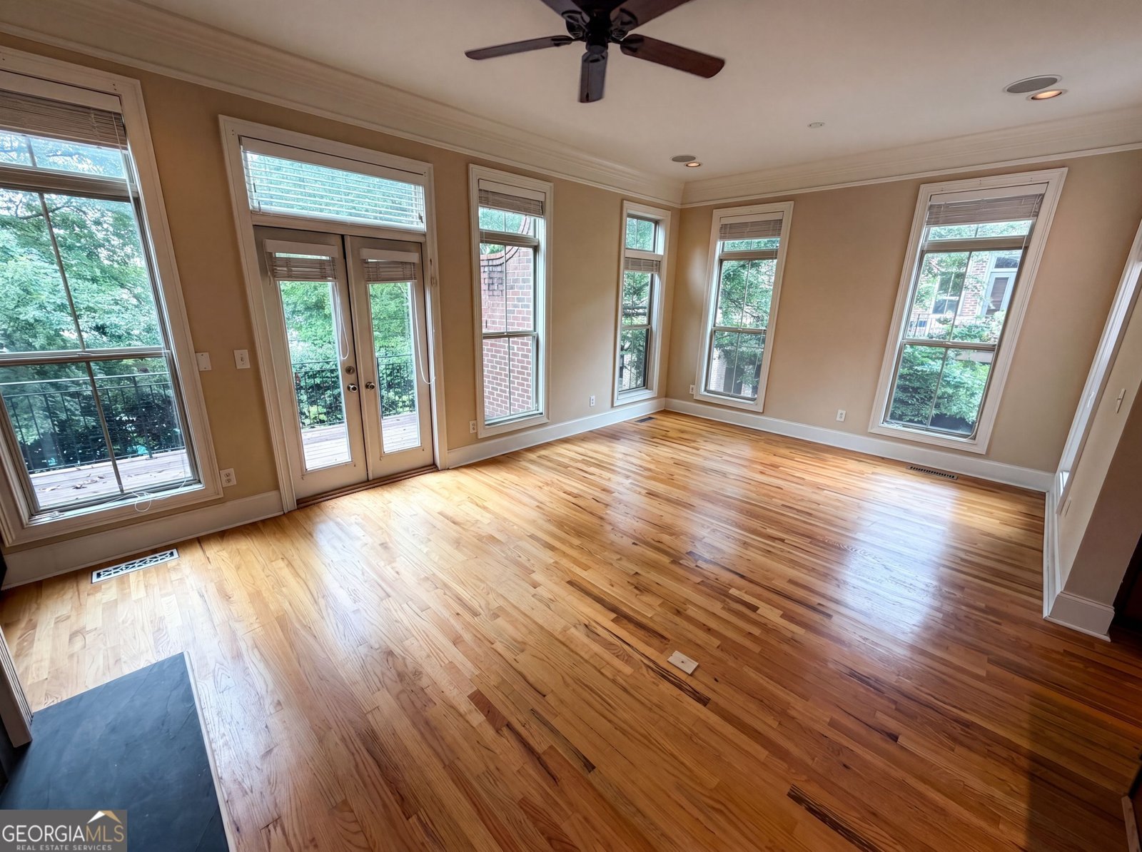 2370 Crescent Park Court Atlanta - Photo 7