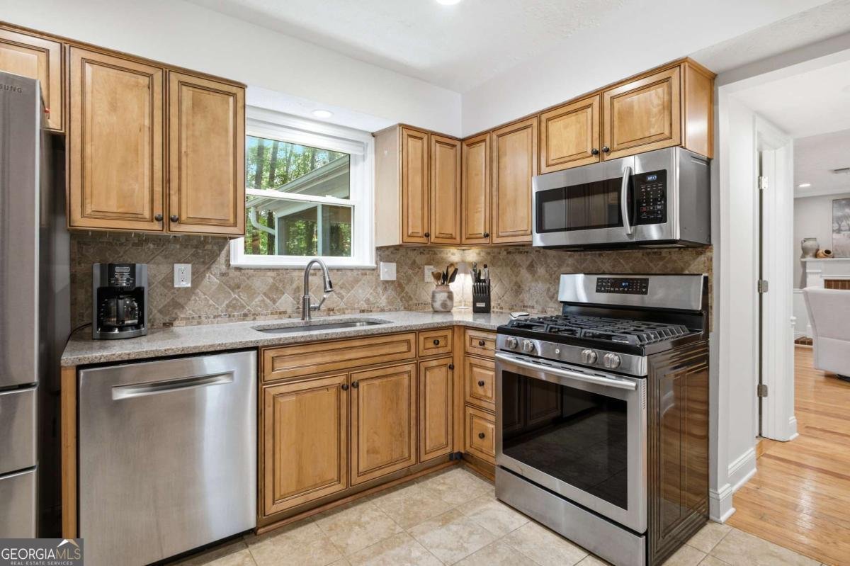 4220 Mary Court Peachtree Corners - Photo 13