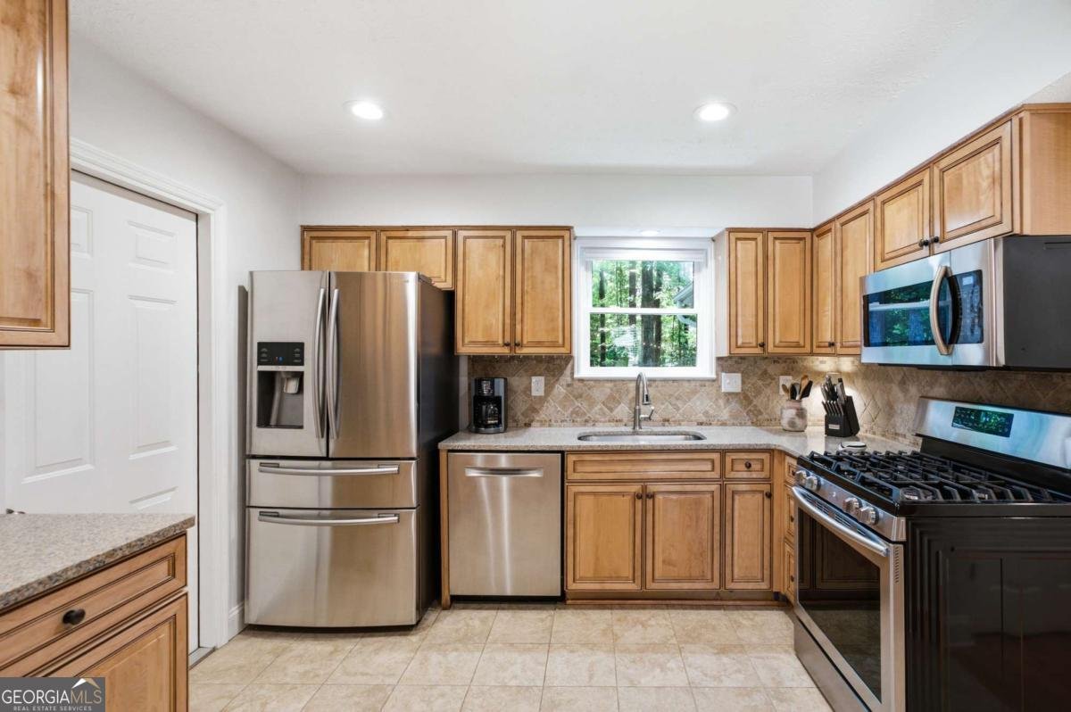 4220 Mary Court Peachtree Corners - Photo 14