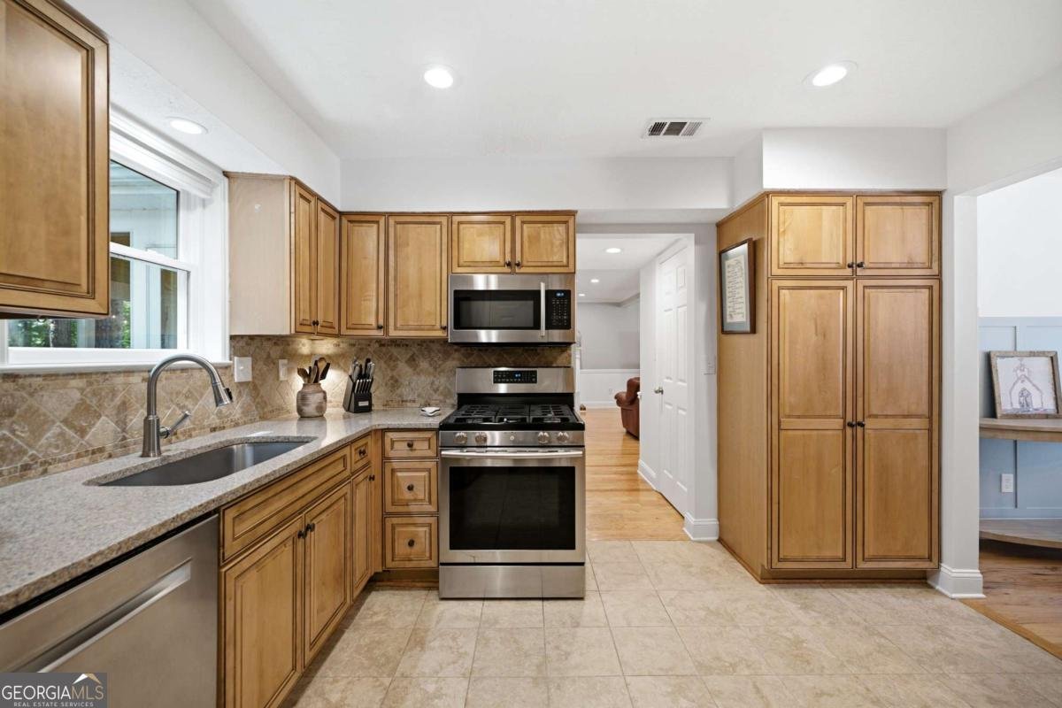 4220 Mary Court Peachtree Corners - Photo 16