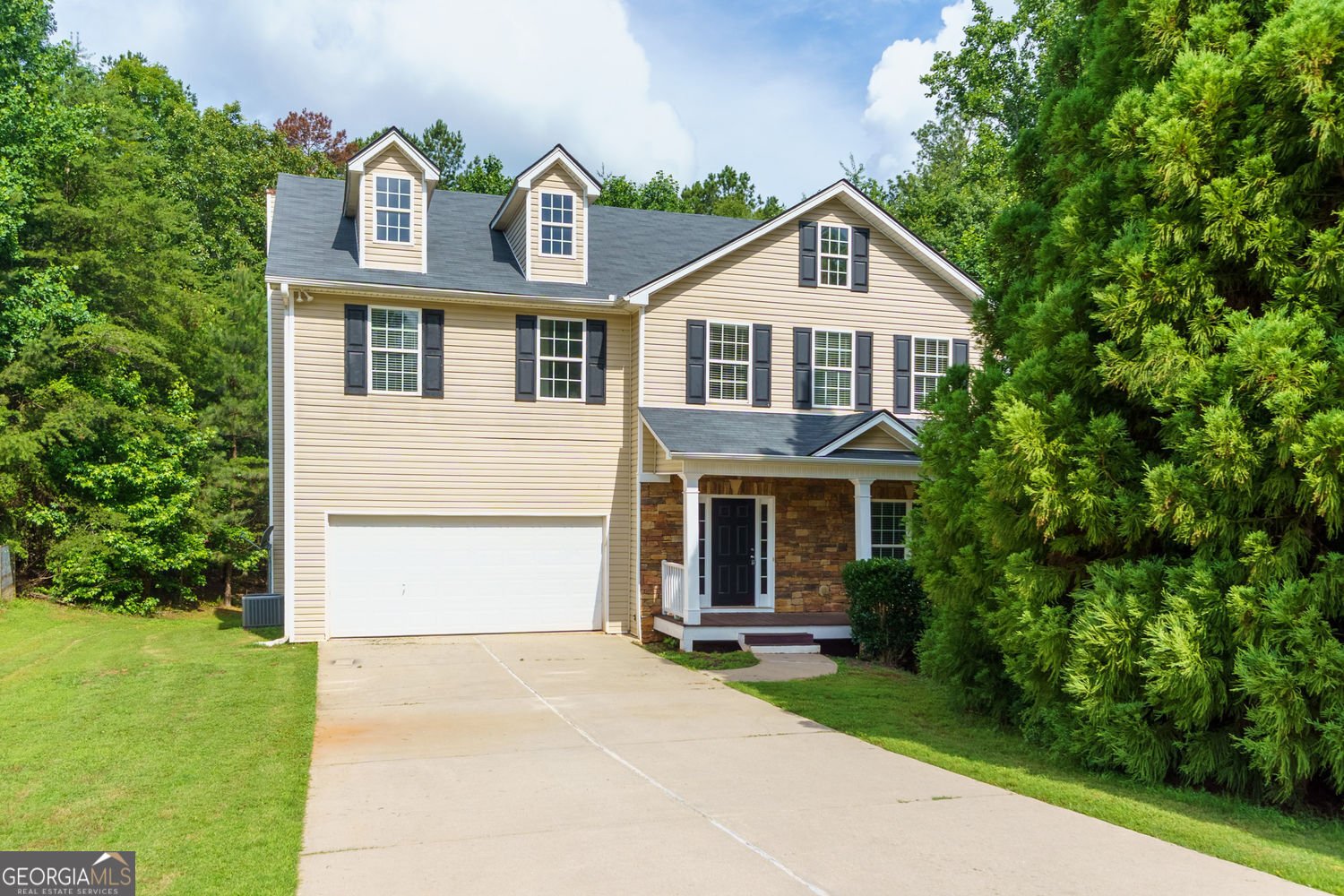 9015 Montclair Hills Drive Cumming - main photo