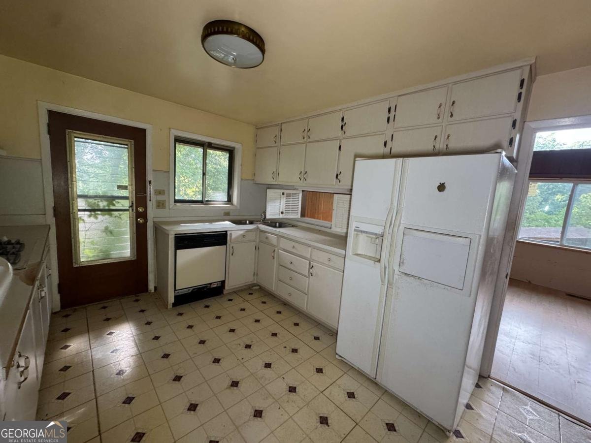 2767 Chaucer Drive Atlanta - Photo 8