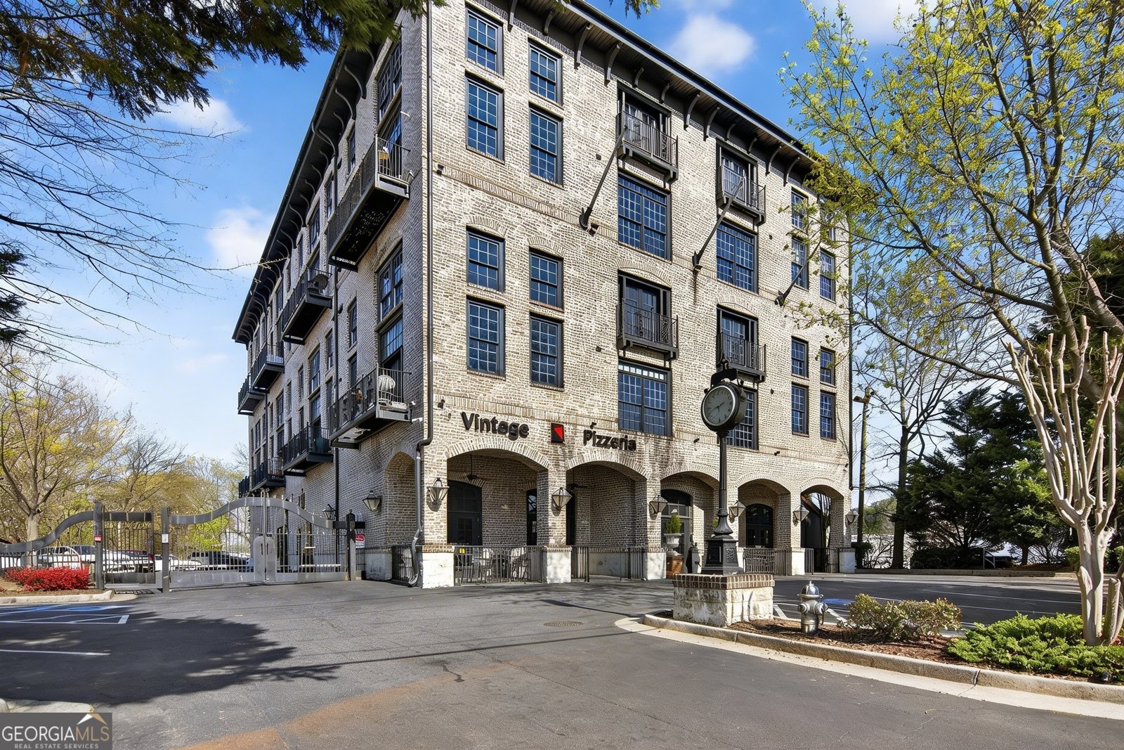 5434 Peachtree Road Atlanta - main photo