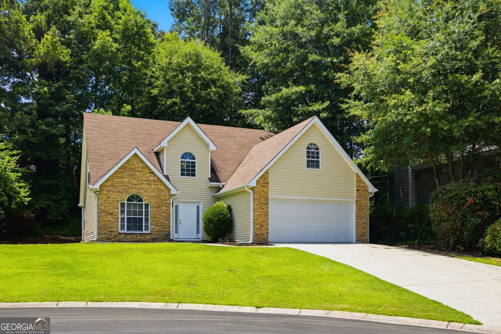 5482 Riverside Drive Sugar Hill - main photo