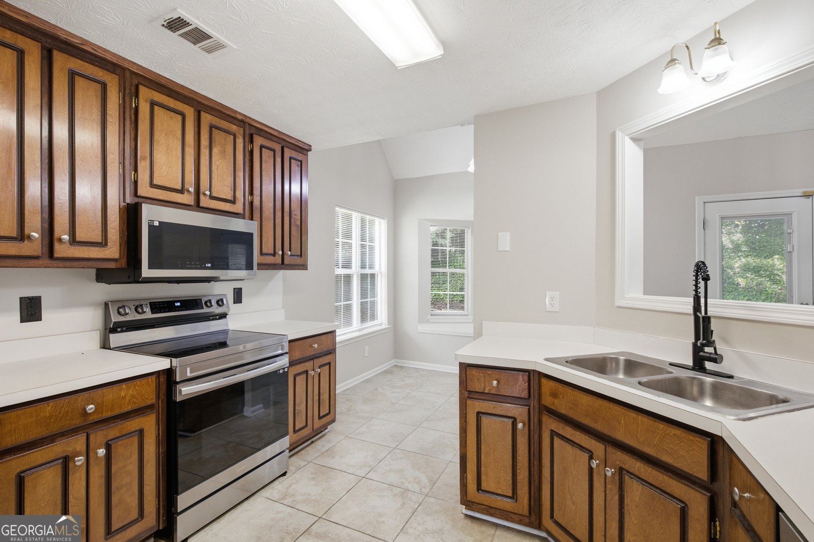 5482 Riverside Drive Sugar Hill - Photo 8