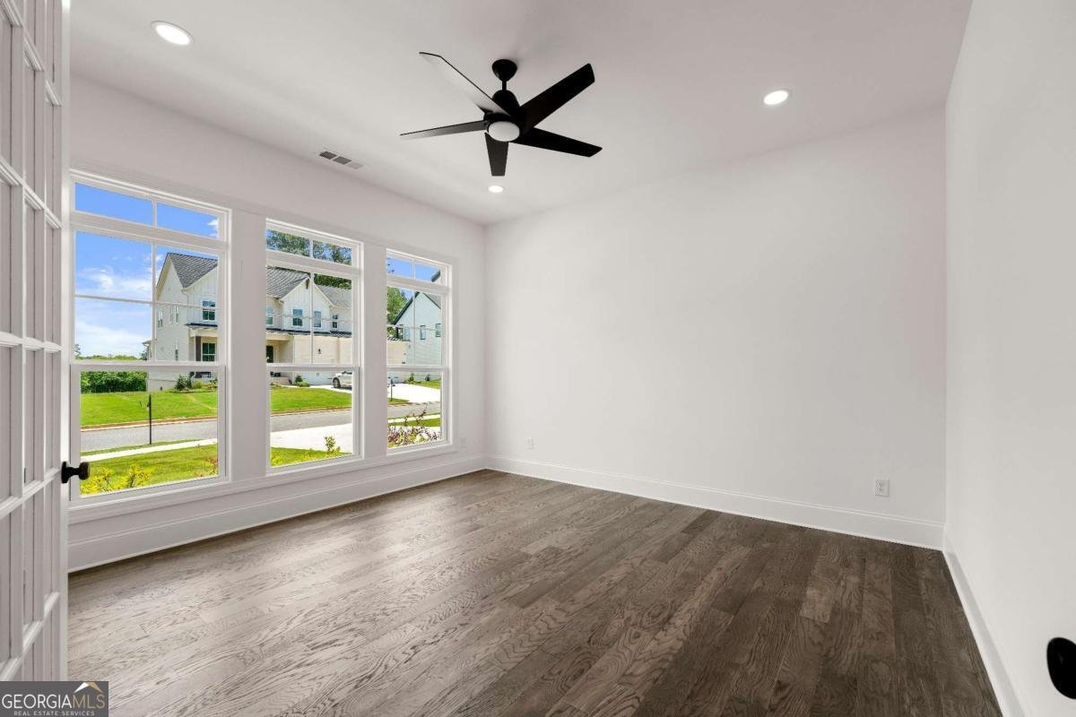 6470 Pond View Drive Cumming - Photo 13