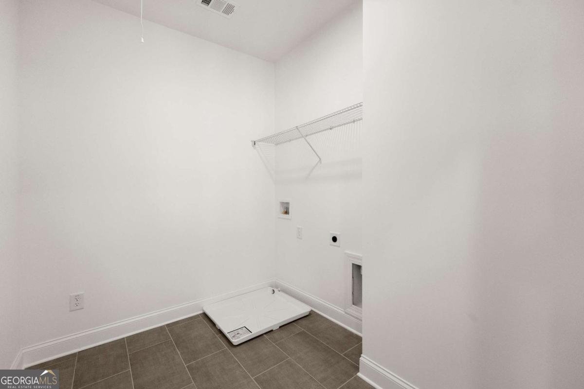 6470 Pond View Drive Cumming - Photo 37