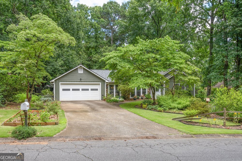 4455 Dunmovin Drive Kennesaw - main photo