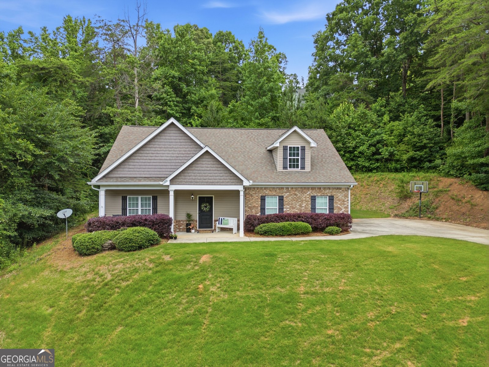 5553 Checkered Spot Drive Gainesville - main photo