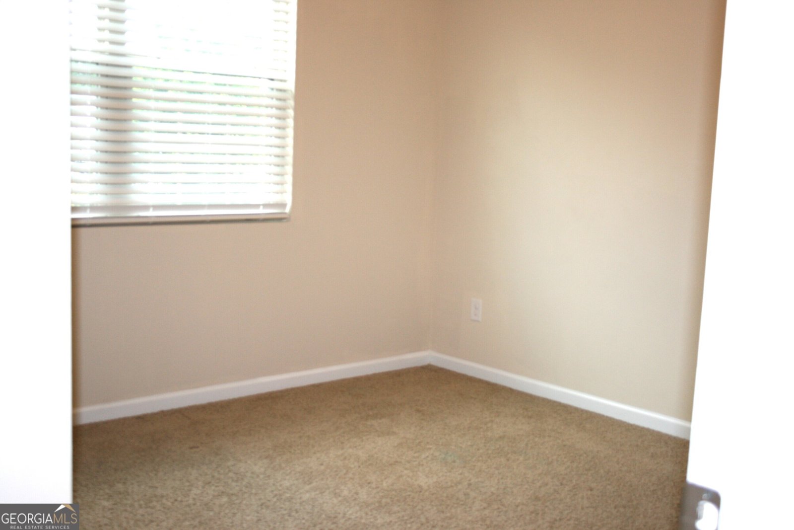 610 Dodson Lake Court Fairburn - Photo 8