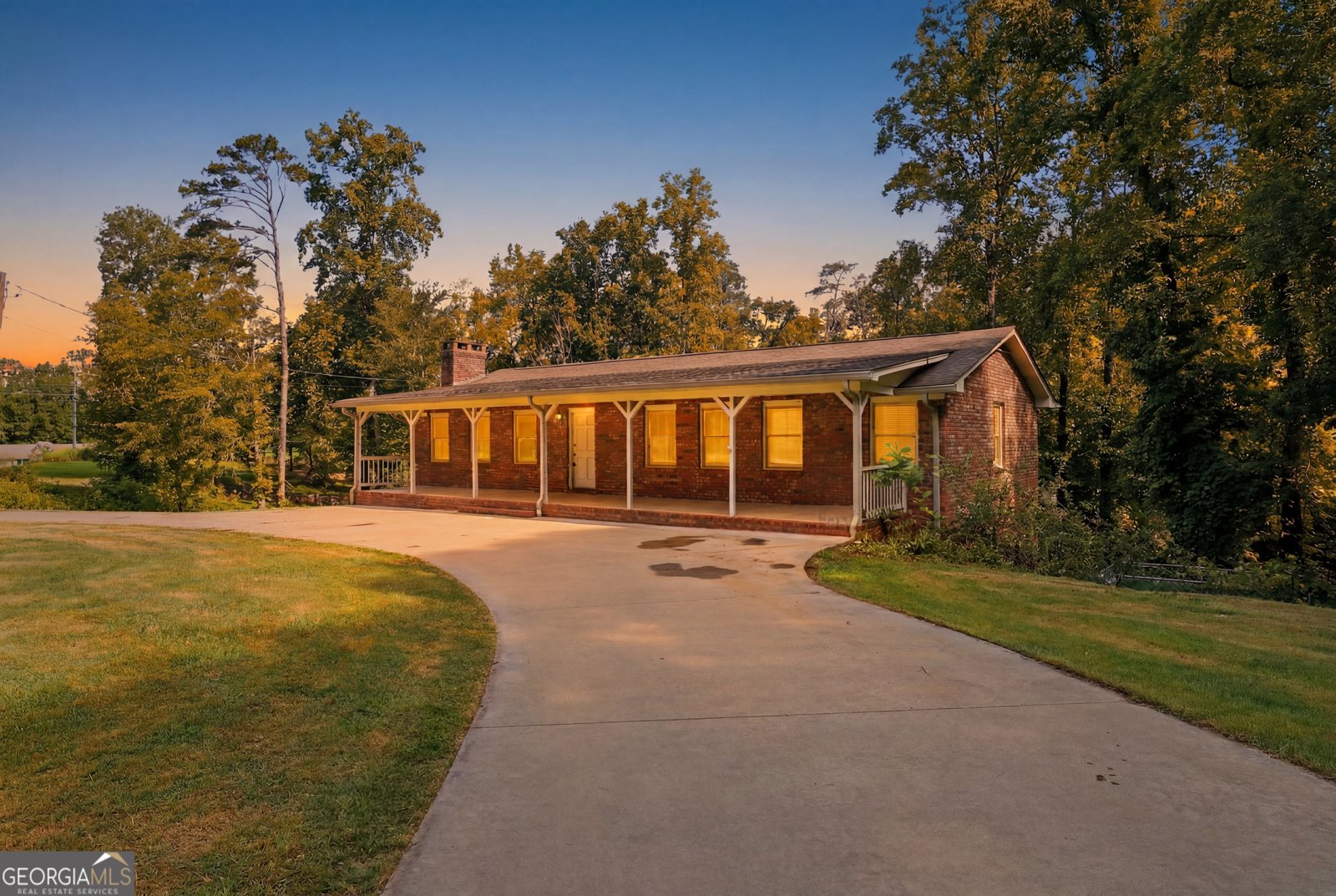1042 Lakeland Drive Toccoa - main photo