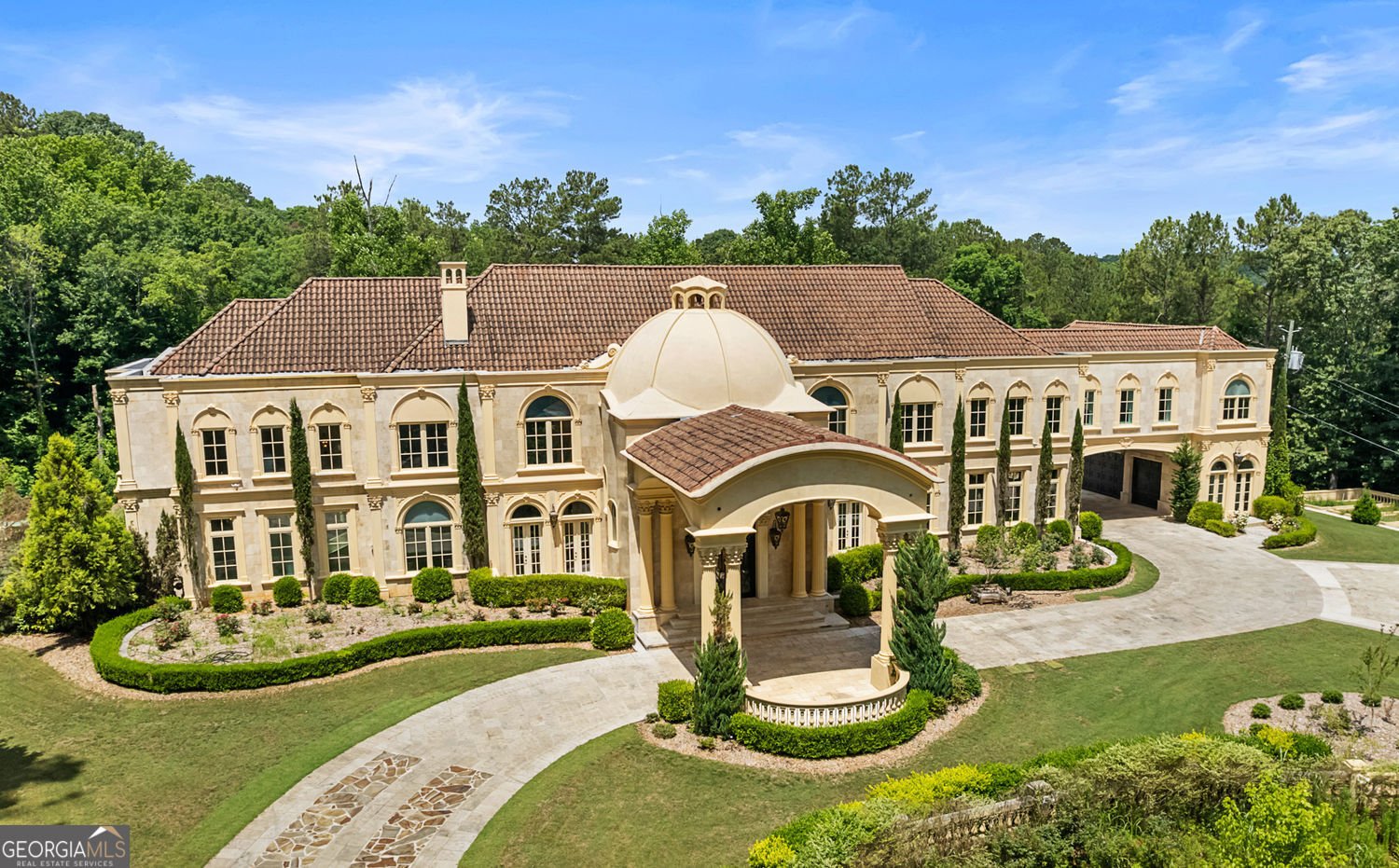 6420 Riverside Drive Sandy Springs - main photo