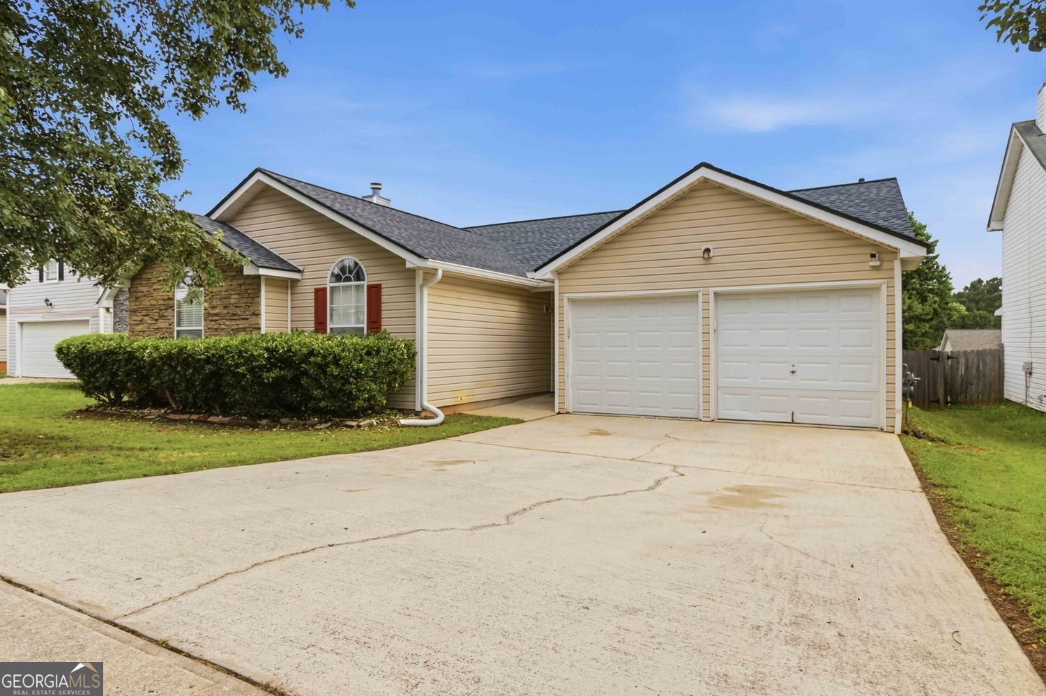 2922 Knoll View Place Douglasville - main photo