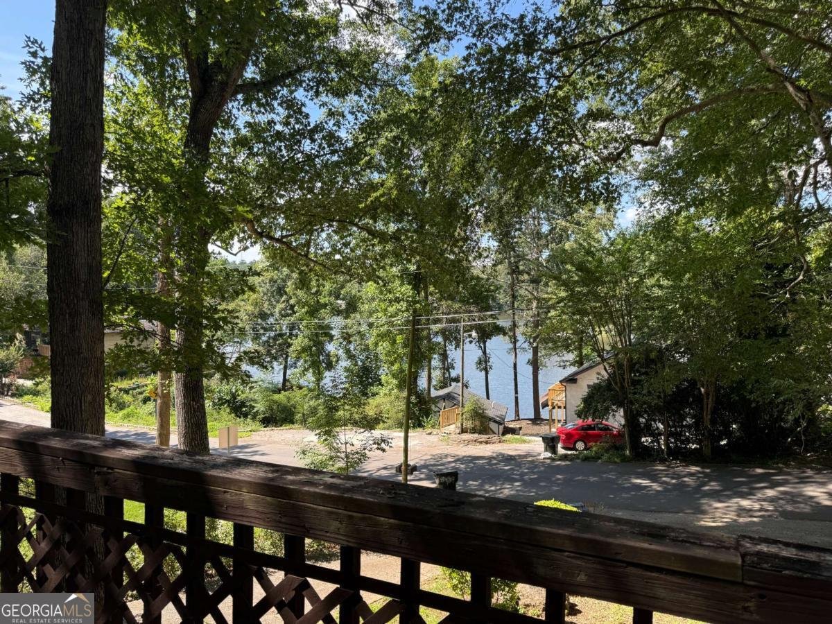8439 Lake Drive Snellville - Photo 16