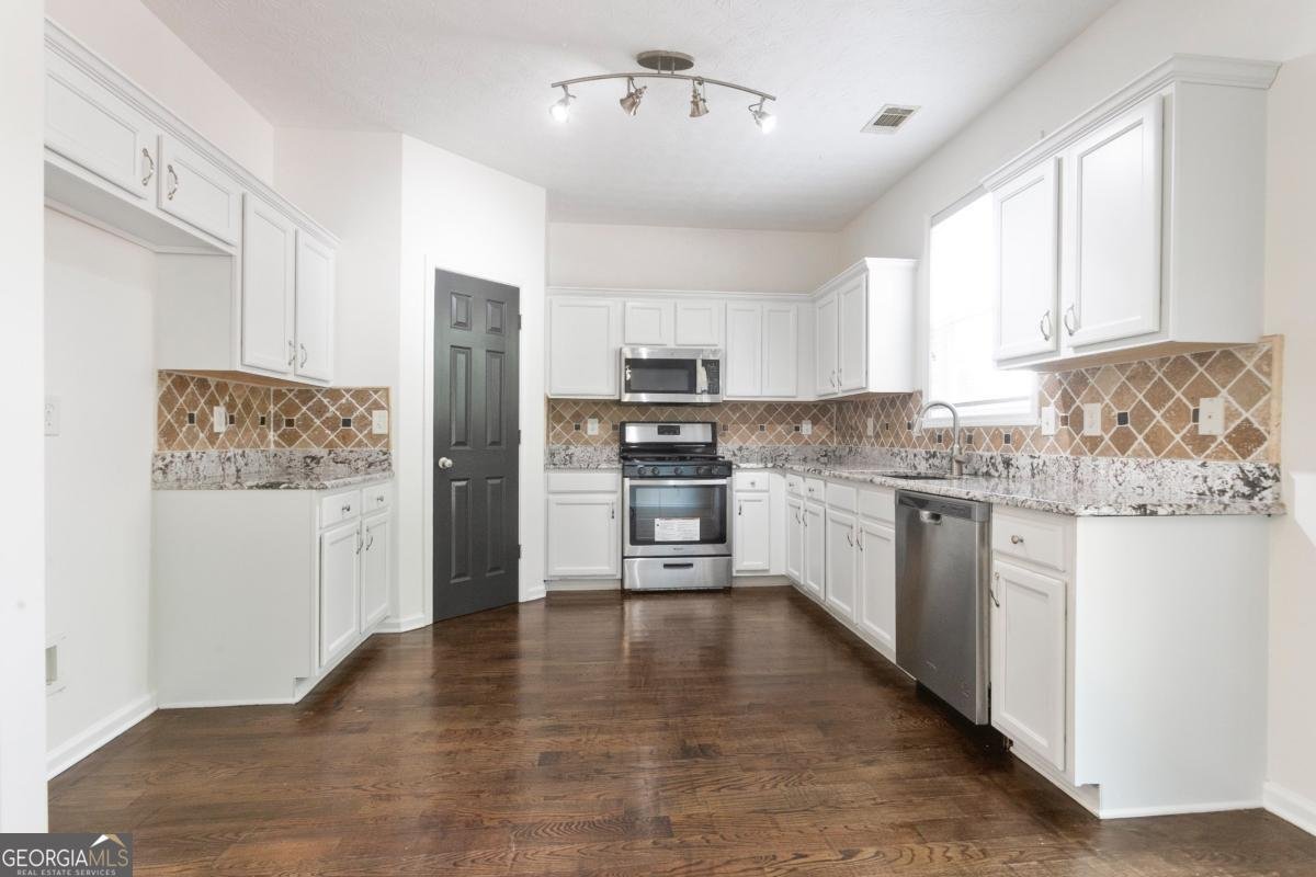 6005 Ambercrest Court Buford - Photo 10