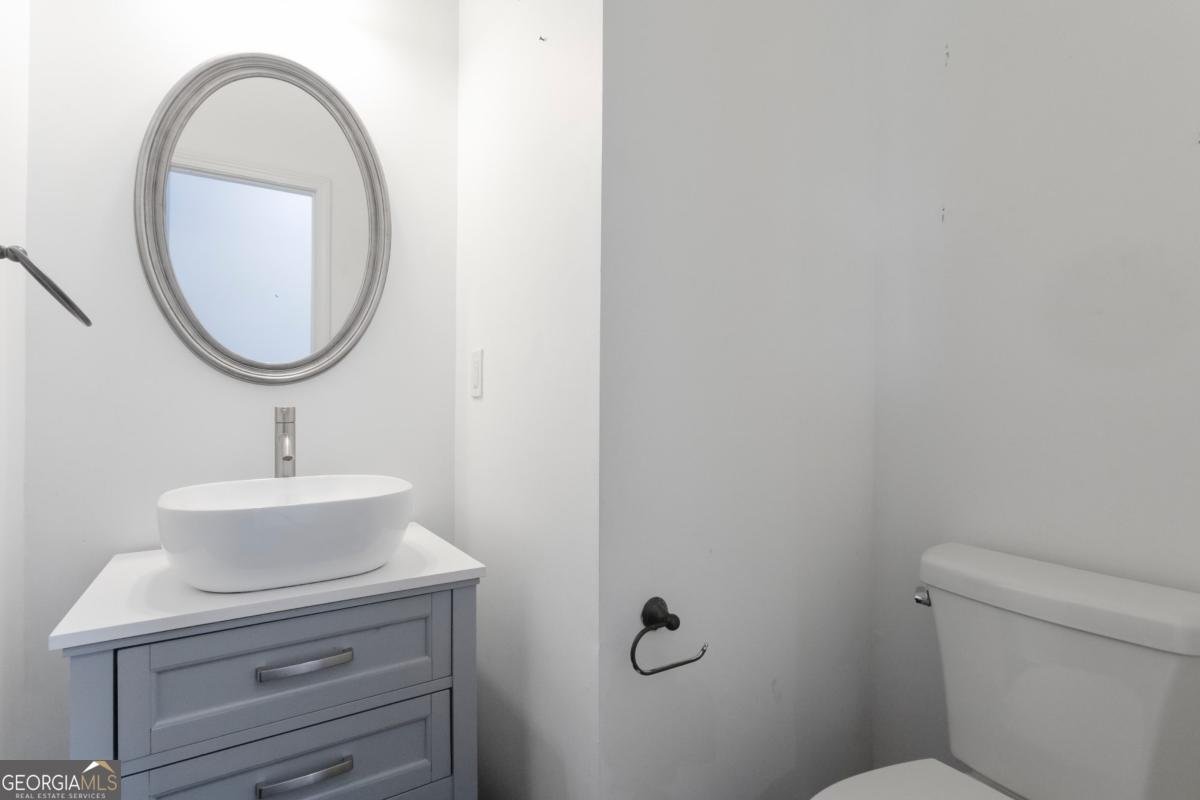 6005 Ambercrest Court Buford - Photo 8