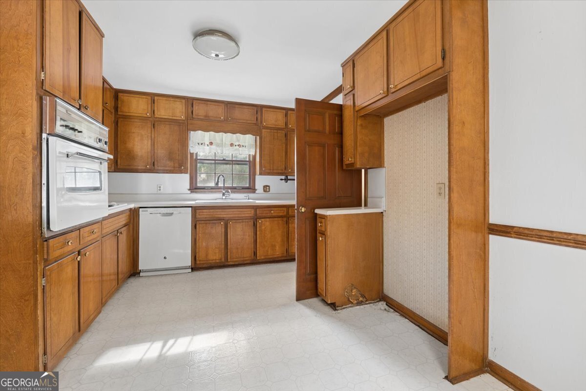 1828 Wiggins Circle Conyers - Photo 13
