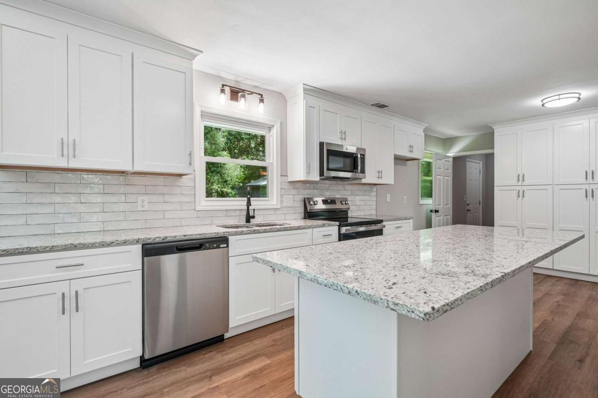 1352 White Oak Street Conyers - Photo 11