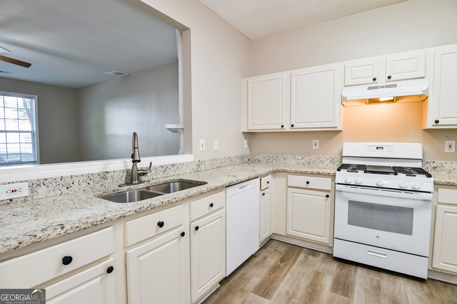 4645 Valais Court Alpharetta - Photo 10