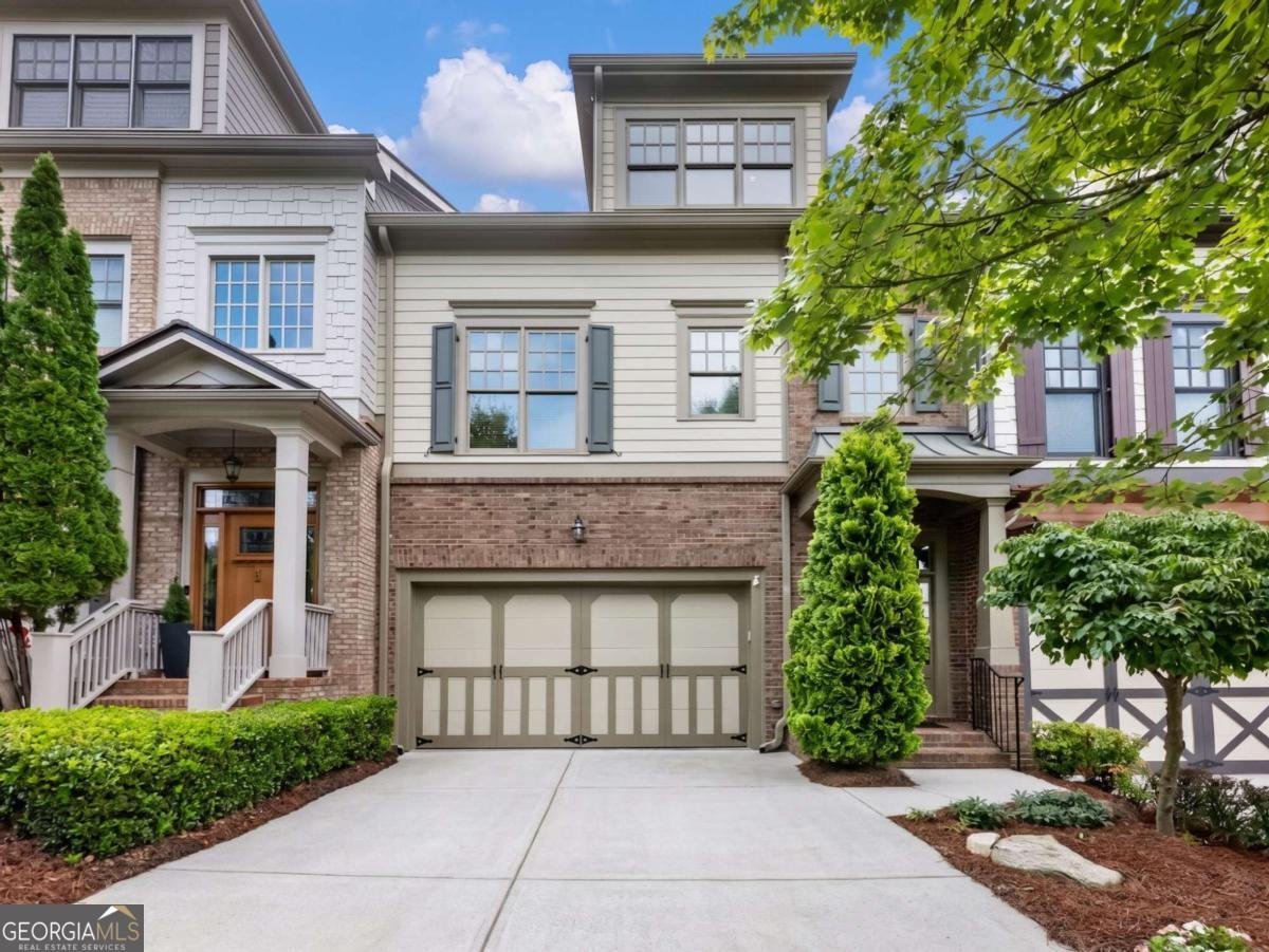 6947 FELLOWSHIP Lane Flowery Branch - main photo