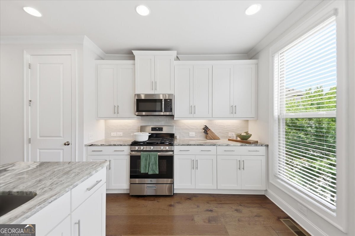 1421 Wisteria Wall Drive Suwanee - Photo 18