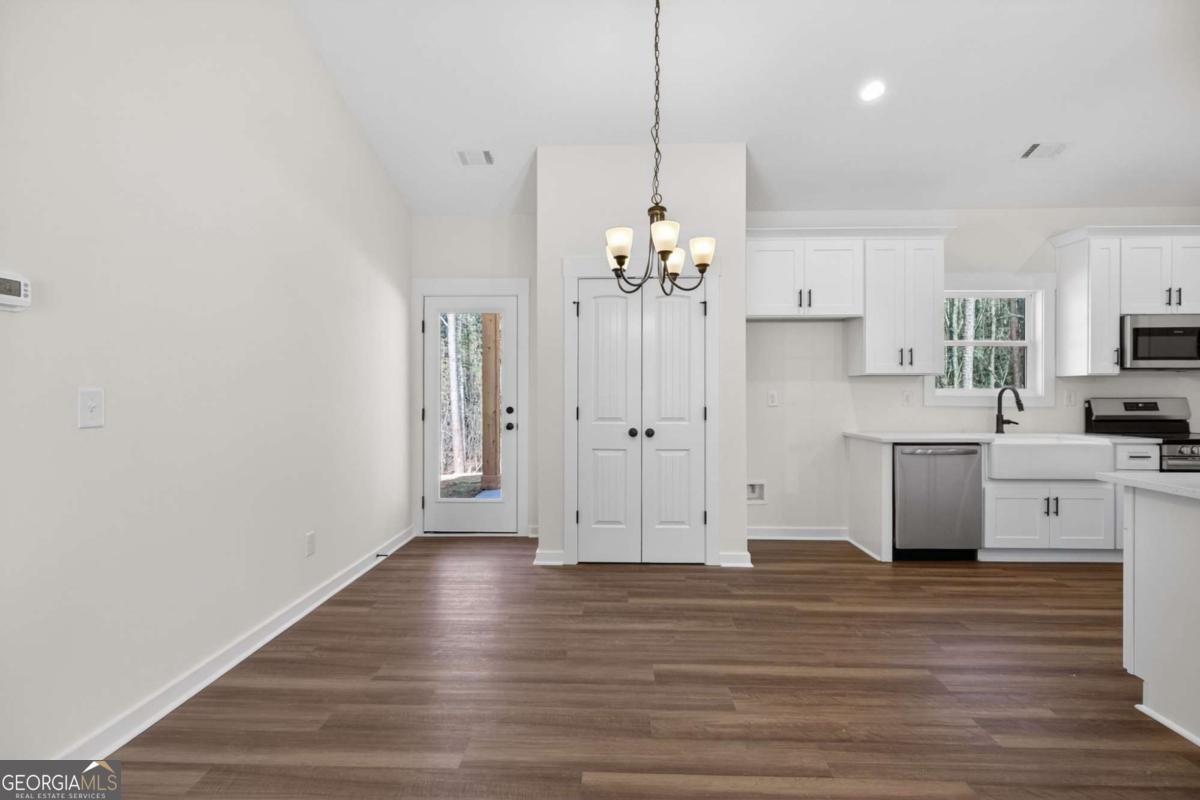 321 Relay Road Silver Creek - Photo 11