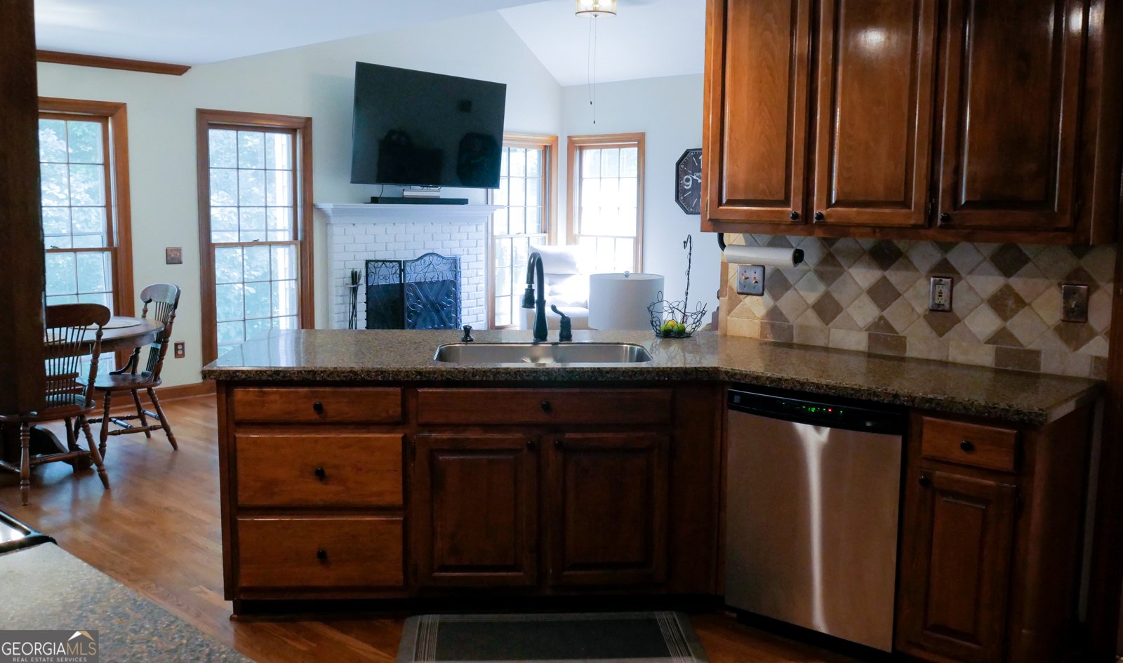 1105 Secret Cove Drive Sugar Hill - Photo 16